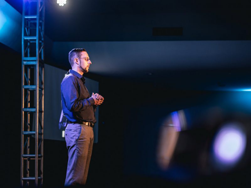 armando-troche-speaking