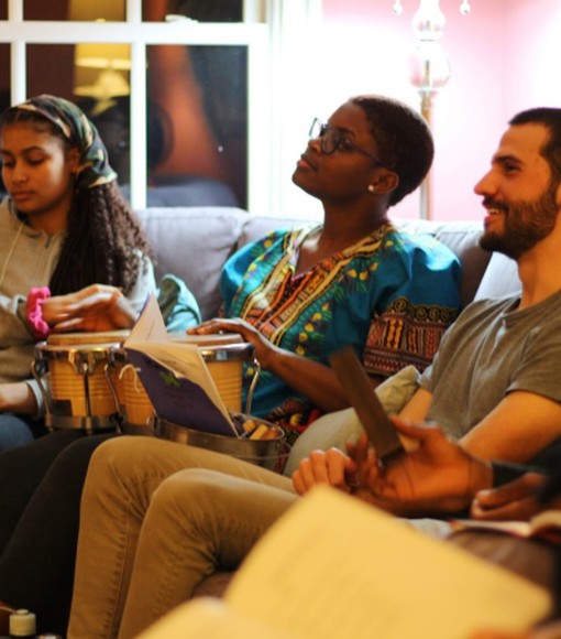 What Is the Baha’i Community Like?