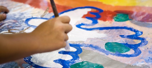 Cómo las artes ayudan a construir comunidades vibrantes y pacíficas