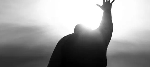 ¿Dios está presente? Un mes de preguntas, un año de respuesta