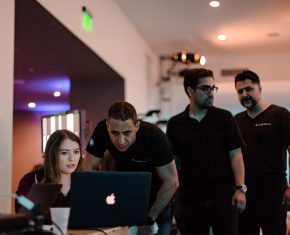 payam-zamani-backstage-with-crew